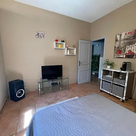 Perle Du Maquis Homestay *